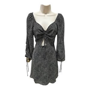 ⭐️ BLACK & WHITE KEYHOLE MIDI BOUTIQUE DRESS - SWEETHEART NECKLINE SIZE SMALL ⭐️